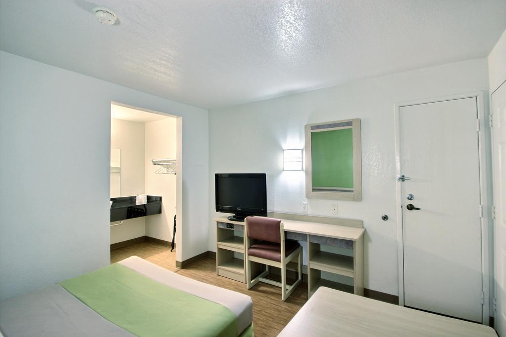 Motel 6 Milwaukee West - Brookfield Pokój zdjęcie