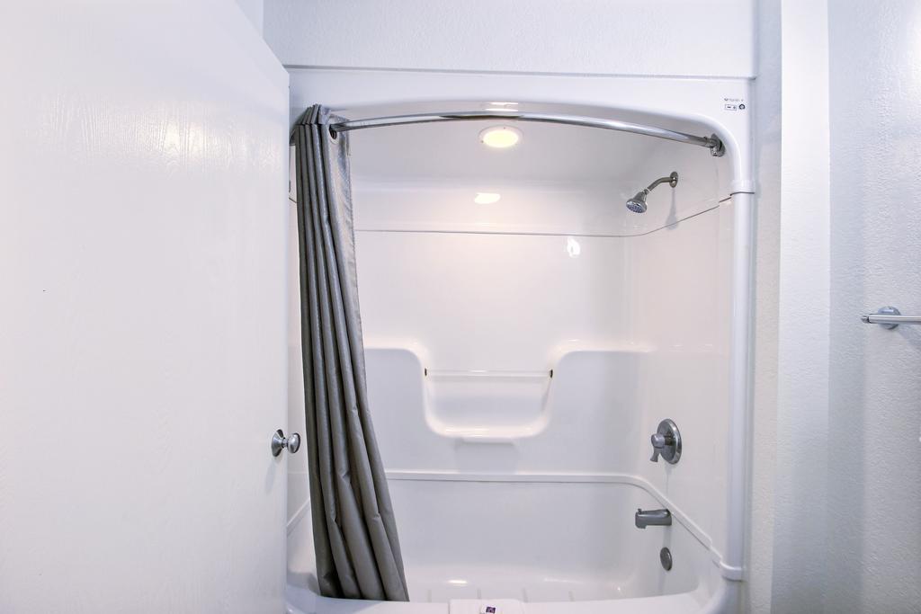 Motel 6 Milwaukee West - Brookfield Pokój zdjęcie