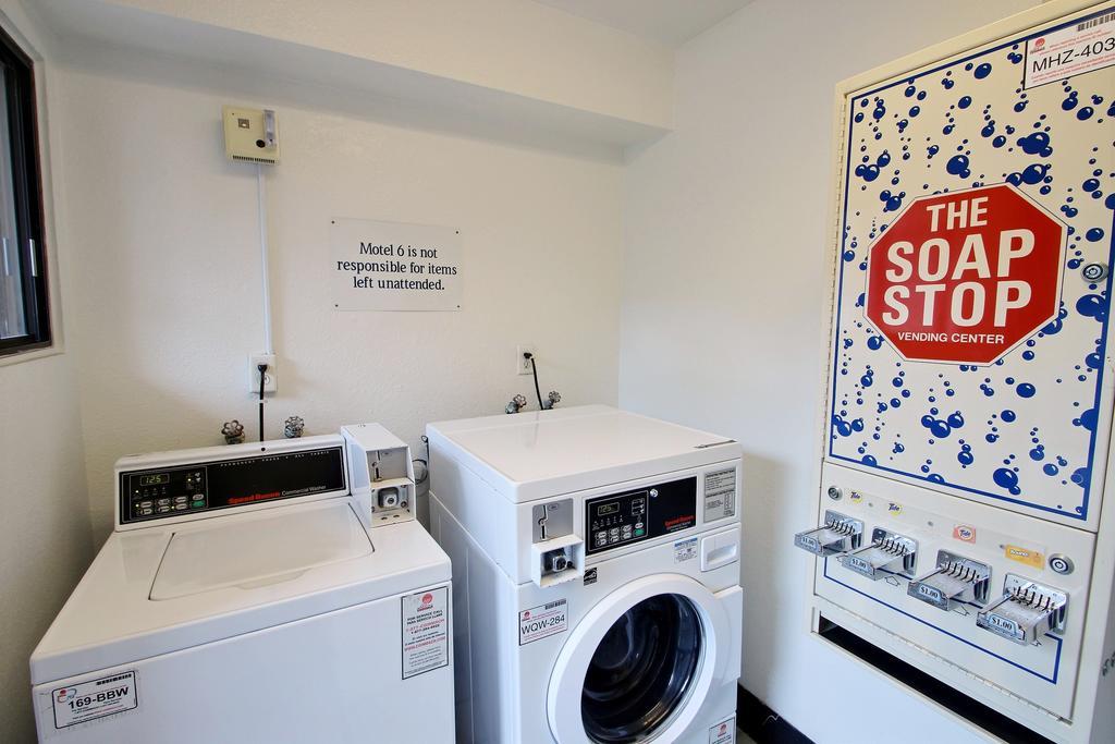 Motel 6 Milwaukee West - Brookfield Zewnętrze zdjęcie