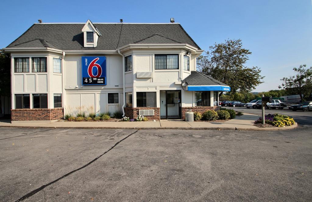 Motel 6 Milwaukee West - Brookfield Zewnętrze zdjęcie