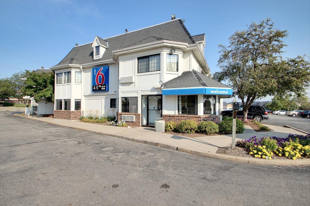 Motel 6 Milwaukee West - Brookfield Zewnętrze zdjęcie