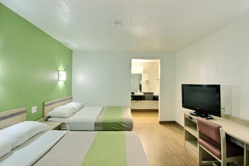 Motel 6 Milwaukee West - Brookfield Zewnętrze zdjęcie