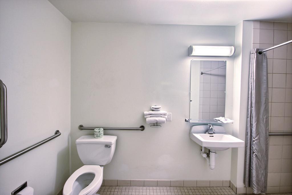 Motel 6 Milwaukee West - Brookfield Zewnętrze zdjęcie