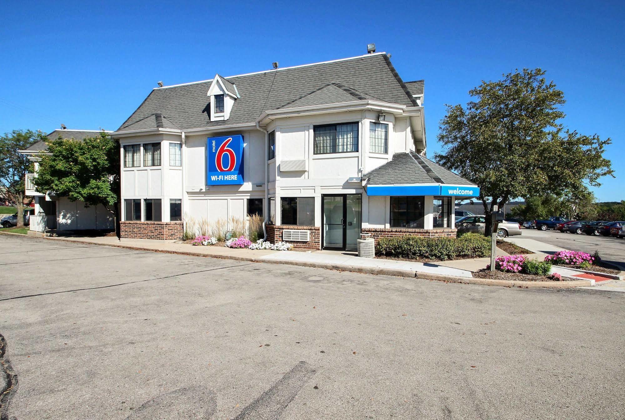 Motel 6 Milwaukee West - Brookfield Zewnętrze zdjęcie