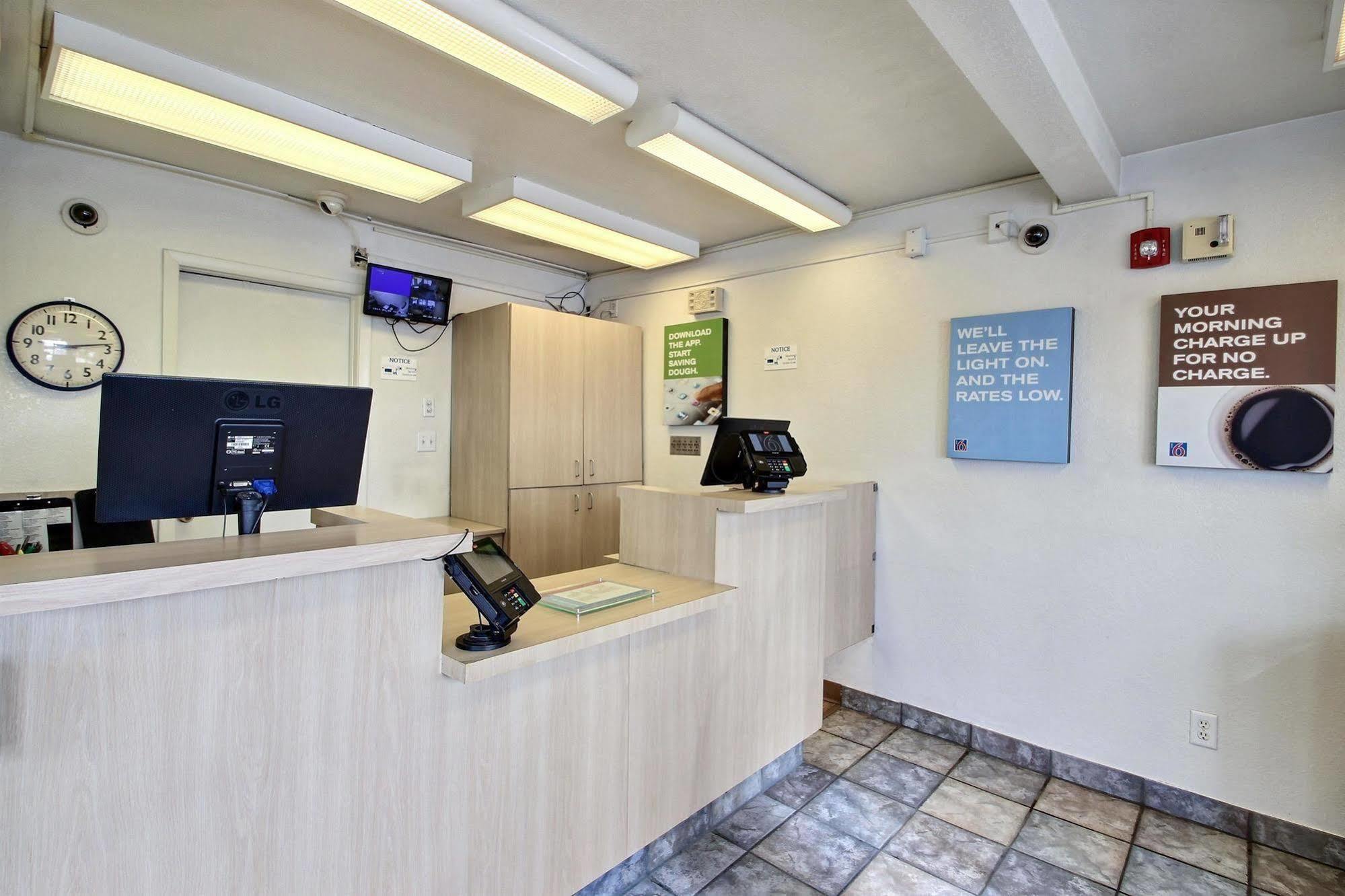 Motel 6 Milwaukee West - Brookfield Zewnętrze zdjęcie