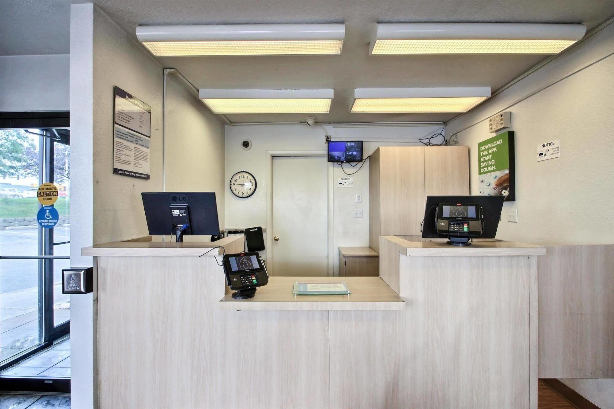 Motel 6 Milwaukee West - Brookfield Zewnętrze zdjęcie