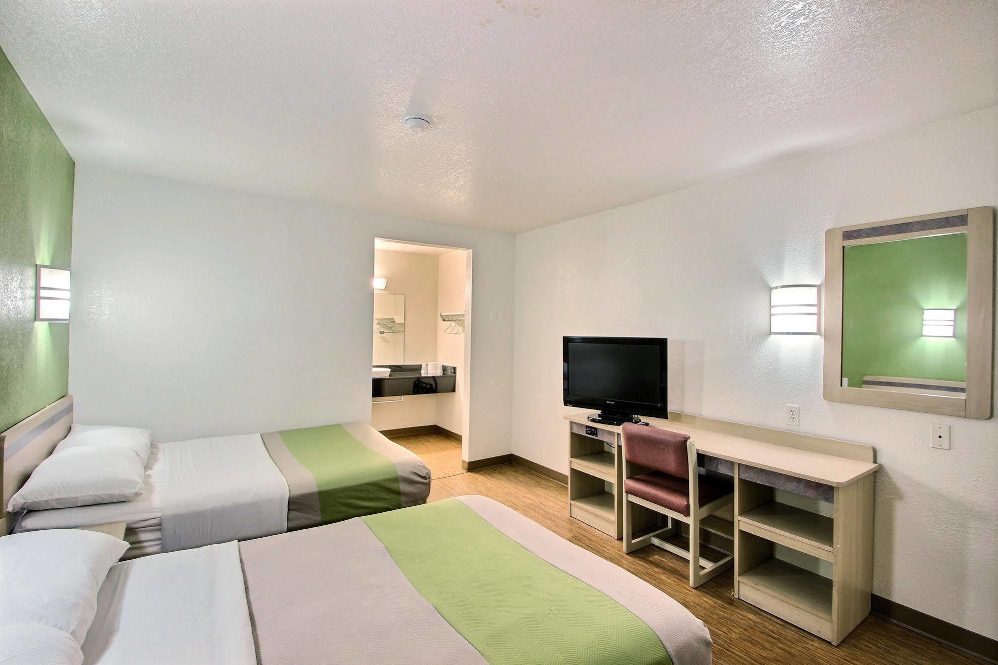 Motel 6 Milwaukee West - Brookfield Zewnętrze zdjęcie