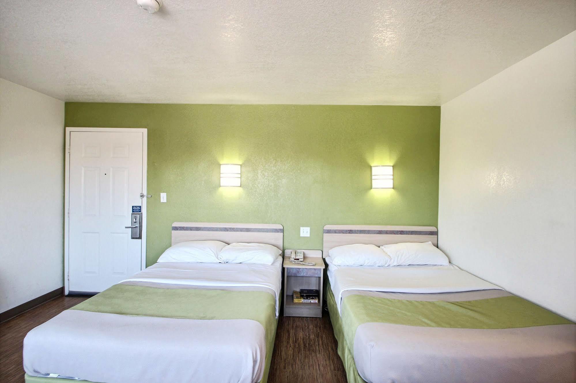 Motel 6 Milwaukee West - Brookfield Zewnętrze zdjęcie