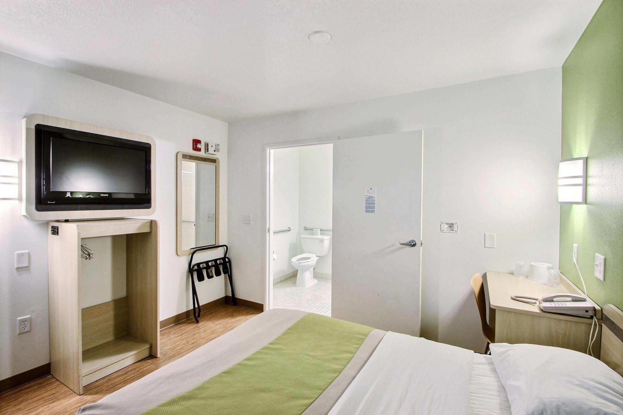 Motel 6 Milwaukee West - Brookfield Zewnętrze zdjęcie