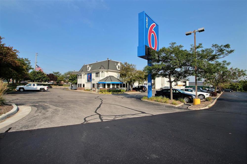 Motel 6 Milwaukee West - Brookfield Zewnętrze zdjęcie